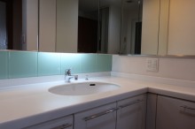 美しさと使いやすさを兼ね備えた洗面化粧台に 美しさと使いやすさを兼ね備えた洗面化粧台に